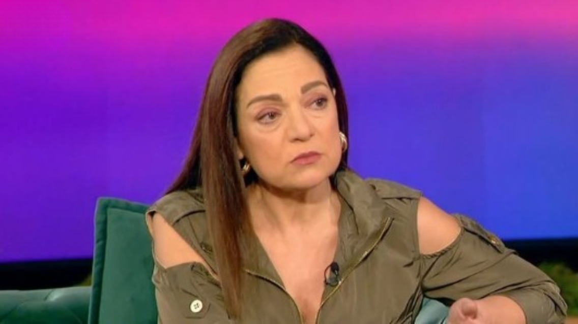 Δάκρυσε η Ελένη Καρακάση: «Είμαι στη διαδικασία υιοθεσίας ενός παιδιού»