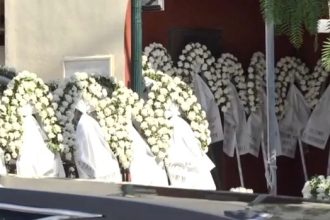 Ζάκυνθος: Το τελευταίο "αντίο" στην συμβολαιογράφο που δολοφονήθηκε στο σπίτι της - Συνεχίζονται οι έρευνες για τους δράστες (ΒΙΝΤΕΟ)