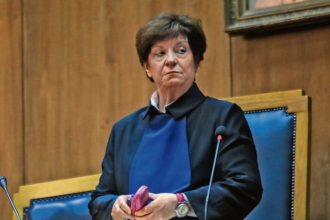 Η πρόεδρος του Αρείου Πάγου απαντά στην Καρυστιανού: «Η διαφωνία δεν μπορεί να εκφράζεται με λοιδορία, προσβολή και καθύβριση των θεσμών»