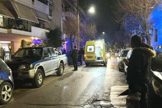 Νεκρή 38χρονη που έπεσε από τον 5o όροφο πολυκατοικίας