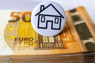 Ακίνητα: Πώς θα «κλειδώσουν» οι δικαιούχοι την έκπτωση 20% στον ΕΝΦΙΑ