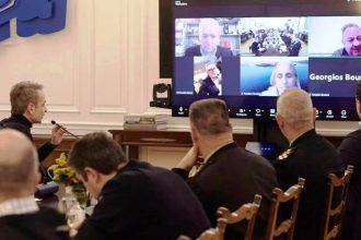 Σύσκεψη στο Μαξίμου για τους σεισμούς: Προληπτικά τα μέτρα, χρειάζεται εγρήγορση, δήλωσε ο Κικίλιας - Τι είπαν οι σεισμολόγοι