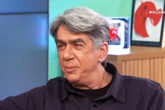 Κ. Μπερικόπουλος: «Η μητέρα μου έχει άνοια - Έχω ανάγκη να τη βλέπω καθημερινά»