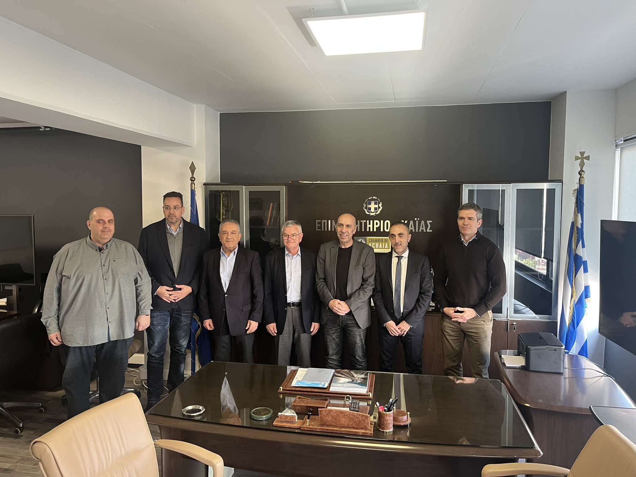 Τα γραφεία του Επιμελητηρίου Αχαΐας επισκέφθηκε ο Γιάννης Μπρατάκος