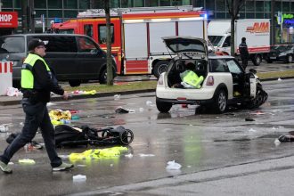 Γερμανία: Μία νεκρή και πολλοί τραυματίες από αυτοκίνητο που έπεσε πάνω σε διαδηλωτές στο Μόναχο