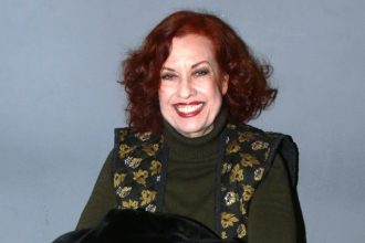 Νεφέλη Ορφανού: Όταν είμαστε σε μια παρέα αντρών, οι γυναίκες γινόμαστε χαριτωμένες και λίγο περνάμε τα εσκαμμένα