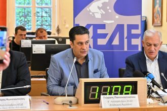 Αγρίνιο αλά… Βόλος: Φαρσέρ τηλεφώνησε σε σουβλατζίδικα παριστάνοντας τον Παπαναστασίου