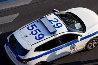 Συνελήφθη αστυνομικός που οδηγούσε κλεμμένο αυτοκίνητο