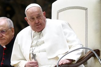Εξαιρετικά κρίσιμη είναι η κατάσταση της υγείας του Πάπα Φραγκίσκου