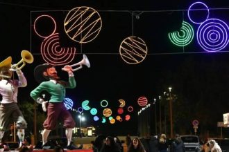 Αναψαν τα καρναβαλικά φώτα της Πάτρας - ΦΩΤΟ