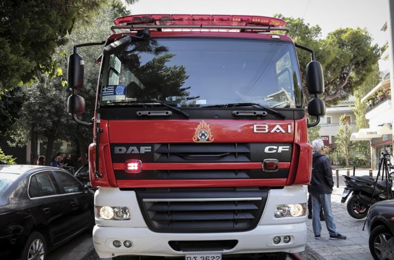 Σπίτι «τυλίχθηκε» στις φλόγες στον Λυγιά Ναυπάκτου - Πυροσβέστες απεγκλώβισαν ηλικιωμένη