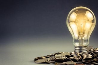 Ηλεκτρικό ρεύμα: Τα νέα ωράρια στο διζωνικό τιμολόγιο από σήμερα - Πώς διαμορφώνονται (ΒΙΝΤΕΟ)