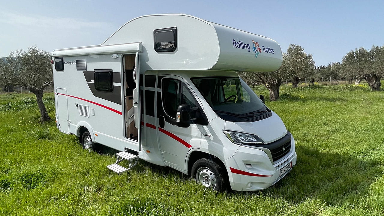 Δυτ. Ελλάδα: Διέρρηξαν τροχόσπιτο τουρίστα