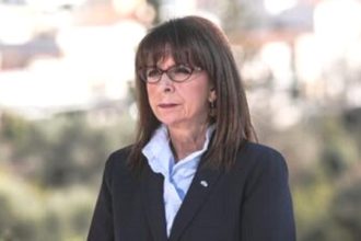 Σακελλαροπούλου για Τέμπη: Πάνδημο και θεμελιώδους σημασίας για την Πολιτεία μας το αίτημα για αλήθεια και απονομή δικαιοσύνης