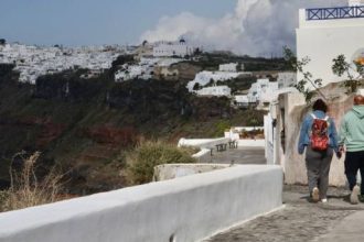 Σαντορίνη: Πάνω από 6.400 σεισμοί από τις 26 Ιανουαρίου μέχρι τις 3 Φεβρουαρίου - "Ο κύριος δεν έχει γίνει ακόμα" λέει το ΕΚΠΑ