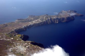Ζεληλίδης: Η άνοδος της λάβας, η αιτία των σεισμών στη Σαντορίνη