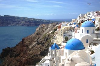 Σαντορίνη: Προβληματισμένοι οι επιστήμονες από τον σεισμικό "μαραθώνιο"