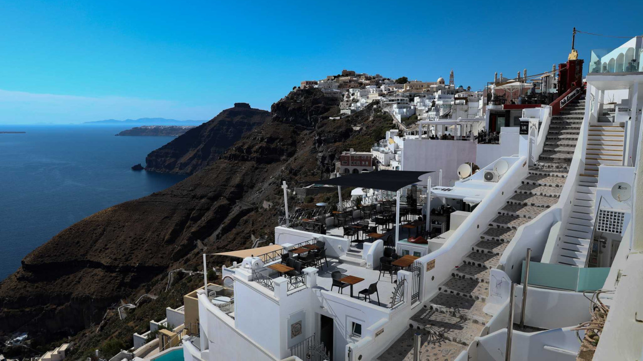 Σεισμοί στη Σαντορίνη: Σε κατάσταση έκτακτης ανάγκης κηρύχθηκε ο δήμος Θήρας