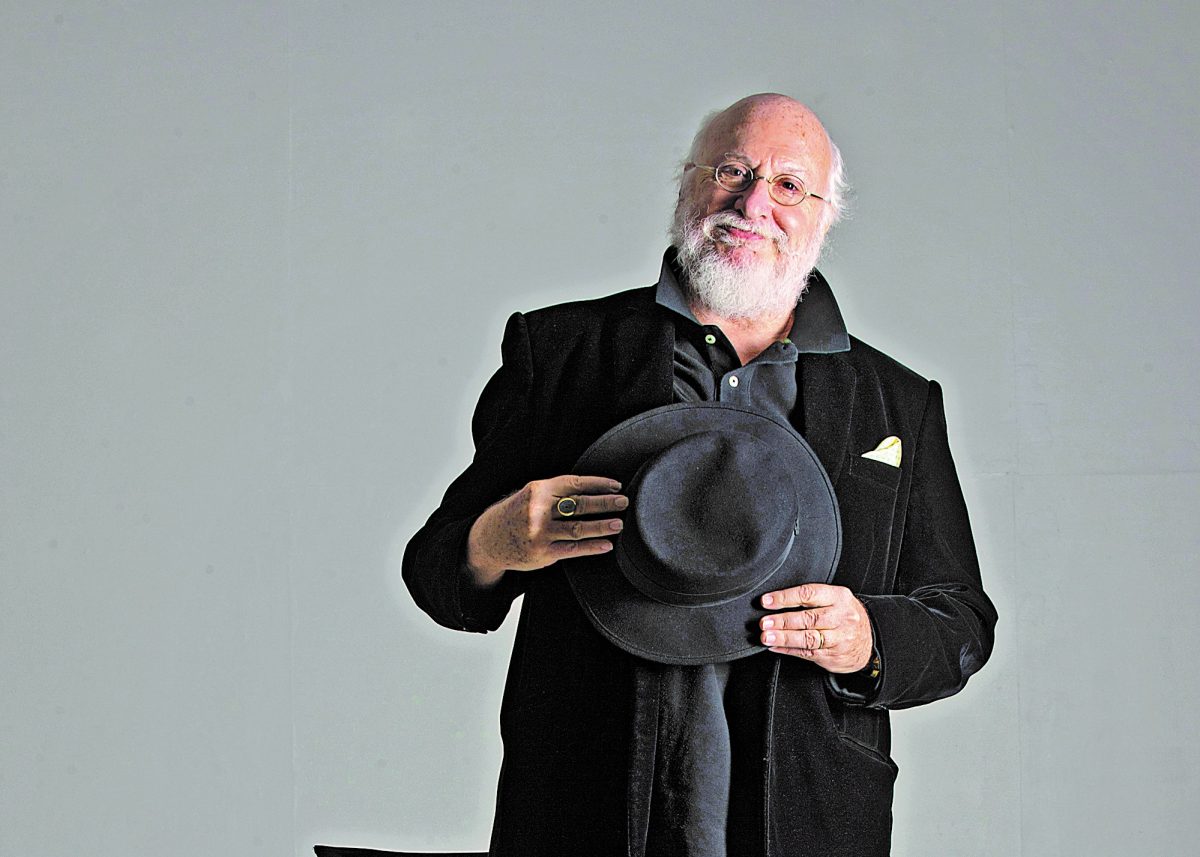 Διονύσης Σαββόπουλος: «Εμείς μεγαλώσαμε έτσι, μας βάραγαν οι δάσκαλοι και οι γονείς μας»