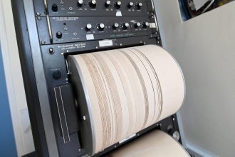 Σαντορίνη: Αναστάτωση τα ξημερώματα με διπλό σεισμό