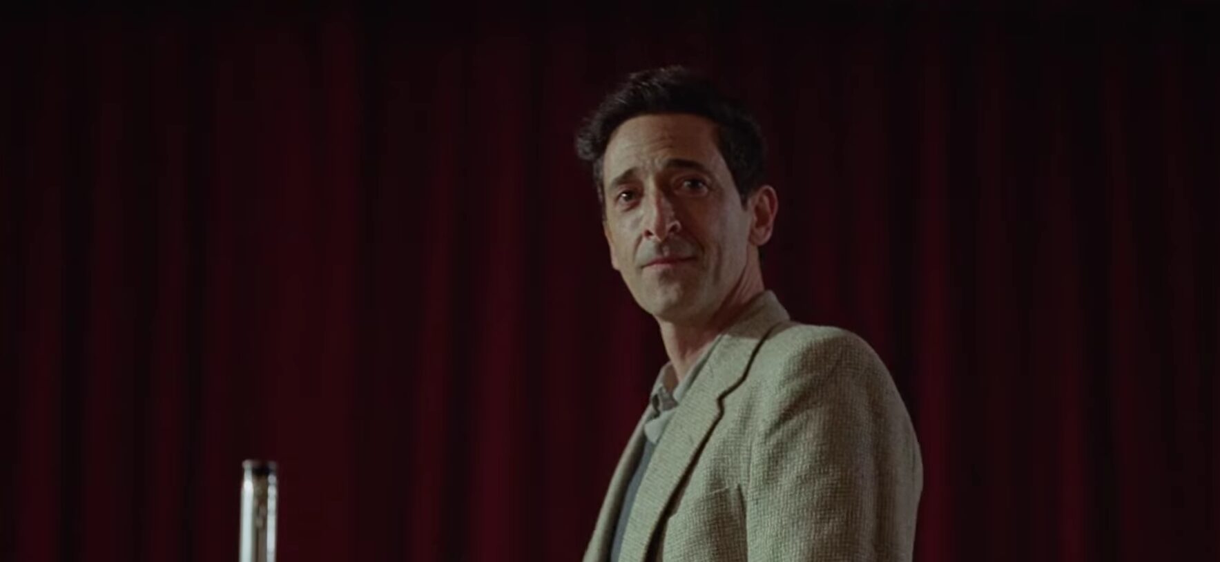 Άντριεν Μπρόντι: Αποκάλυψε ένα απίστευτο περιστατικό μετά από γυρίσματα για την ταινία «The Brutalist»