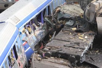 Πόρισμα για Τέμπη: Το χρονικό του δυστυχήματος, τα λάθη, οι δυσλειτουργίες του συστήματος και οι συστάσεις για άμεσες παρεμβάσεις