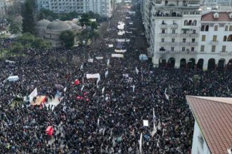 «Βουλιάζει» από κόσμο και η Θεσσαλονίκη για τα Τέμπη - ΦΩΤΟ