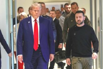 Σκληρή επίθεση Τραμπ σε Ζελένσκι: Είναι μέτριος κωμικός και δικτάτορας χωρίς εκλογές