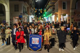 Τσικνοπέμπτη: Αυθεντικό παραδοσιακό γλέντι στην Πάτρα από το πρωί έως αργά τη νύχτα