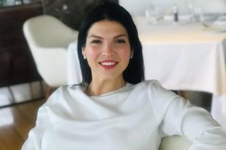 Πέθανε η σχεδιάστρια κοσμημάτων Όλγα Πάστρα, τρεις μήνες μετά τη γέννηση του δεύτερου παιδιού της