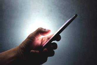 Σοκαριστική υπόθεση στην Πάτρα: Γυναίκα "ανέβασε" στο Instagram ακατάλληλα βίντεο 14χρονου αγοριού!