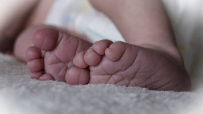 Παρίσι: 18χρονη τουρίστρια πέταξε νεογέννητο από το παράθυρο του ξενοδοχείου της