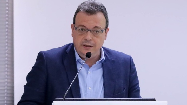 Φάμελλος: «Είναι δυνατόν να αμφισβητείται η δυνατότητα του προέδρου του ΣΥΡΙΖΑ να μιλάει στη Βουλή για μια Ελλάδα με δικαιοσύνη και διαφάνεια;»