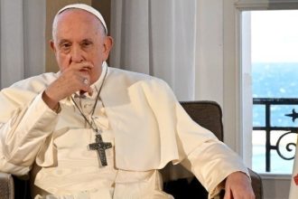 Κρίσιμη παραμένει η κατάσταση του Πάπα