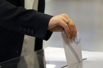 Δημοσκόπηση ALCO: Προβάδισμα 11,1 μονάδων για τη ΝΔ, κέρδη μόνο για Λατινοπούλου και Κωνσταντοπούλου