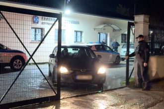 Παραδόθηκε ο δράστης του φονικού στην Ηλεία: «Δεν είναι εγκληματίας, είναι επιχειρηματίας», δήλωσε ο δικηγόρος του (ΦΩΤΟ)