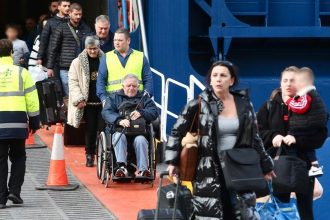 Σαντορίνη: Επιστρέφουν σιγά-σιγά οι κάτοικοι στο νησί και την καθημερινότητα