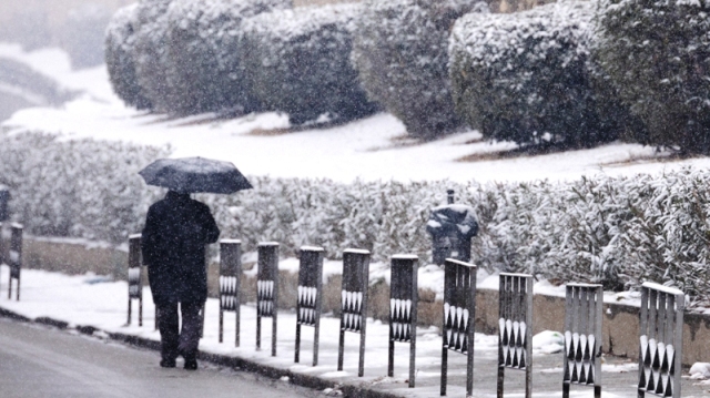 Ψυχρή εισβολή σε δύο κύματα ρίχνει τη θερμοκρασία κατακόρυφα - Πρώτο κύμα την Τετάρτη