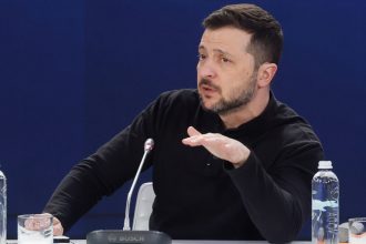 Ζελένσκι: Καμία κατάπαυση του πυρός χωρίς εγγυήσεις ασφαλείας