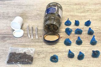 Πάτρα: Θα "έσπρωχνε" ναρκωτικά στο καρναβάλι - Πώς τον "τσίμπησαν" οι αστυνομικοί (ΦΩΤΟ)