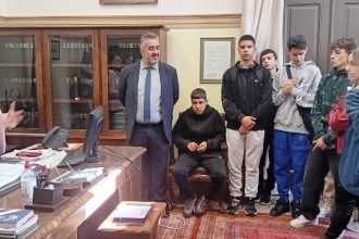 Εκπαιδευτική επίσκεψη των μαθητών της Γ’ Τάξης του Γυμνασίου Σαραβαλίου στο Δικαστικό Μέγαρο και στο Δημαρχείο της Πάτρας