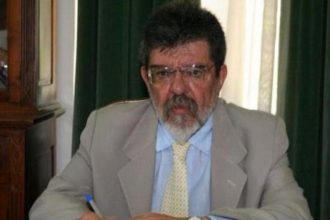 Δημήτρης Βουνάτσος: Σε κρίσιμη κατάσταση στη ΜΕΘ με εγκεφαλικό επεισόδιο το ιστορικό στέλεχος του ΠΑΣΟΚ