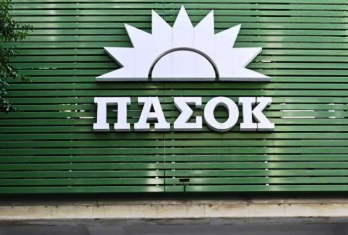 ΠΑΣΟΚ για παραίτηση Δοξιάδη: «Ο επικοινωνιακός αέρας της δήθεν επανεκκίνησης δεν κράτησε ούτε 48 ώρες»