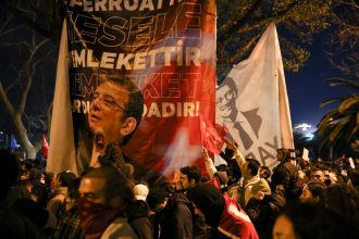 Τουρκία: Οργή λαού μετά τη σύλληψη Ιμάμογλου – Ενώπιον του εισαγγελέα ο δήμαρχος Κωνσταντινούπολης