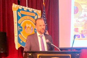 Ο Ν. Φαρμάκης για τον Κωστή Παλαμά και τη «Γη της Φλόγας» στην εκδήλωση του Συλλόγου Πατρινών Νέας Υόρκης