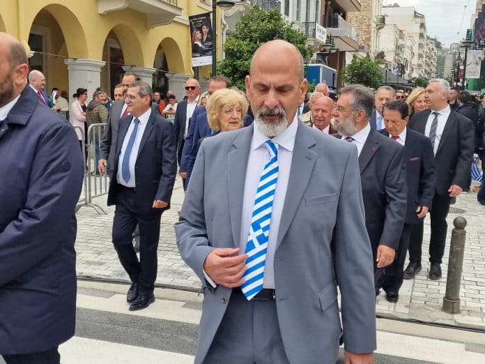 Η γραβάτα του Μπονάνου με την Ελληνική Σημαία!