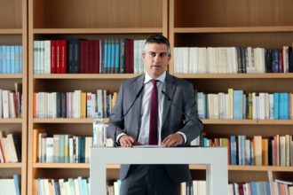 Υπουργείο Μεταφορών: Ποιος είναι ο Χρίστος Δήμας που αναλαμβάνει το σημαντικό χαρτοφυλάκιο της νέας κυβέρνησης
