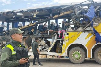 Βολιβία: Τουλάχιστον 37 νεκροί από τη σύγκρουση δύο λεωφορείων