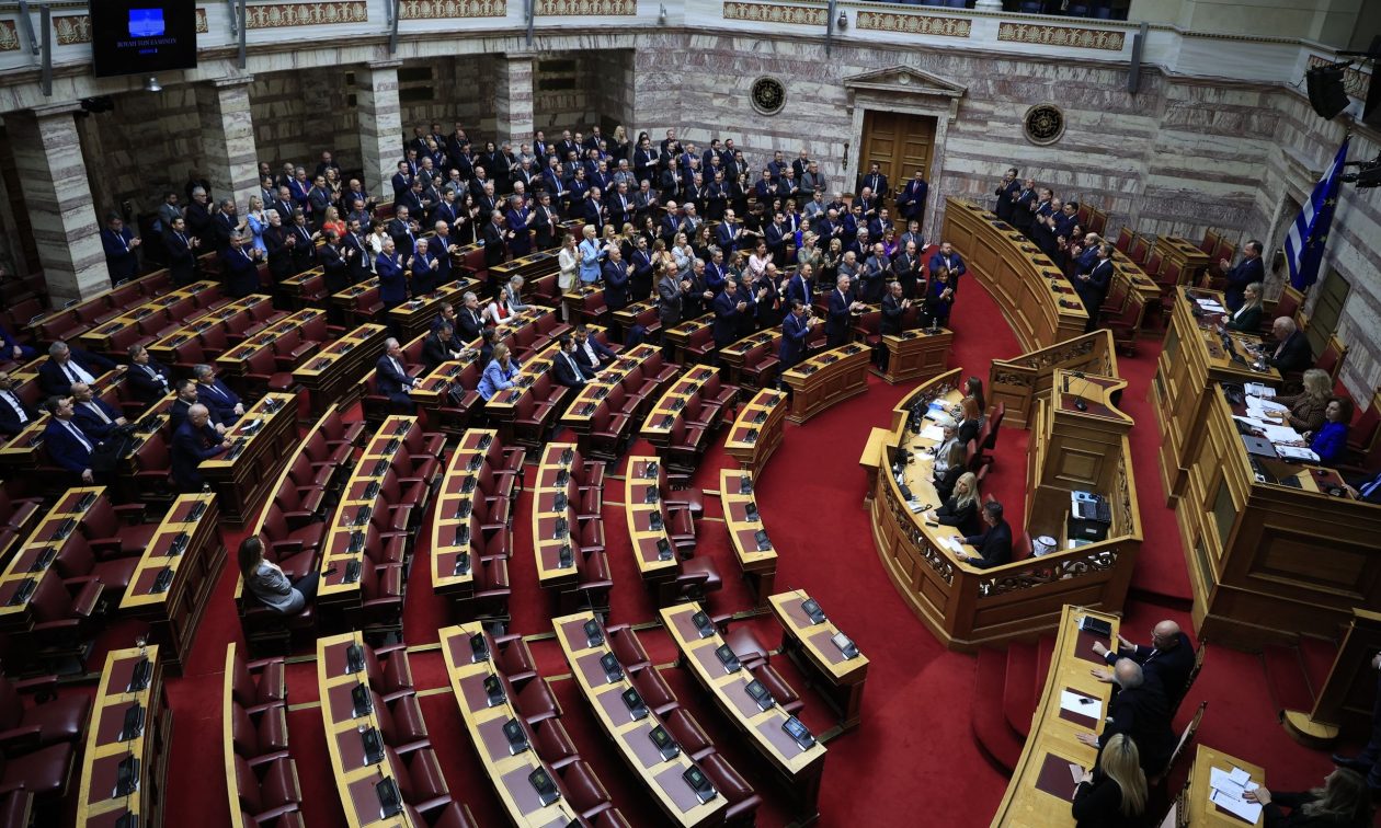 ΠΑΣΟΚ και ΣΥΡΙΖΑ ανεβάζουν θερμοκρασία ενόψει της «εβδομάδας Τεμπών» στη Βουλή