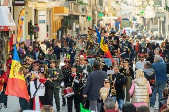 Πάτρα: Οι Στρατηγοί του Καρναβαλιού σε μεγάλα κέφια - Τι ετοιμάζουν για σήμερα το μεσημέρι